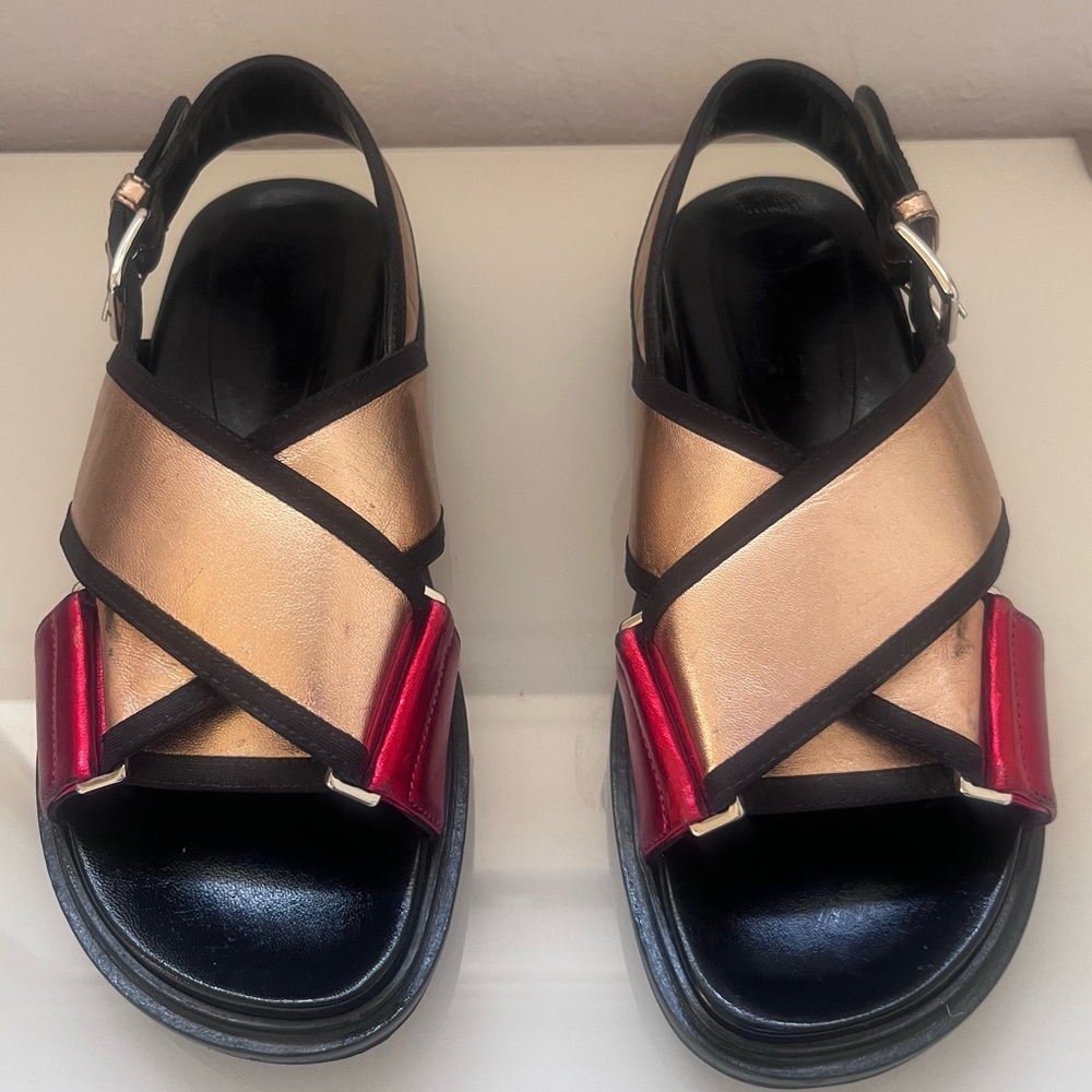 🚨SOLD🚨 MARNI "Fussbett" Leather Sandal (Gold / Black / Red): Sz. 37